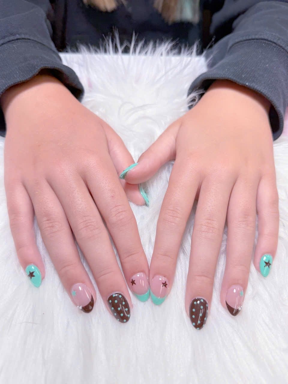 Teal And Chocolate Star Polka Dot Nail Art – Angels Nail & Spa Yarmouth NS